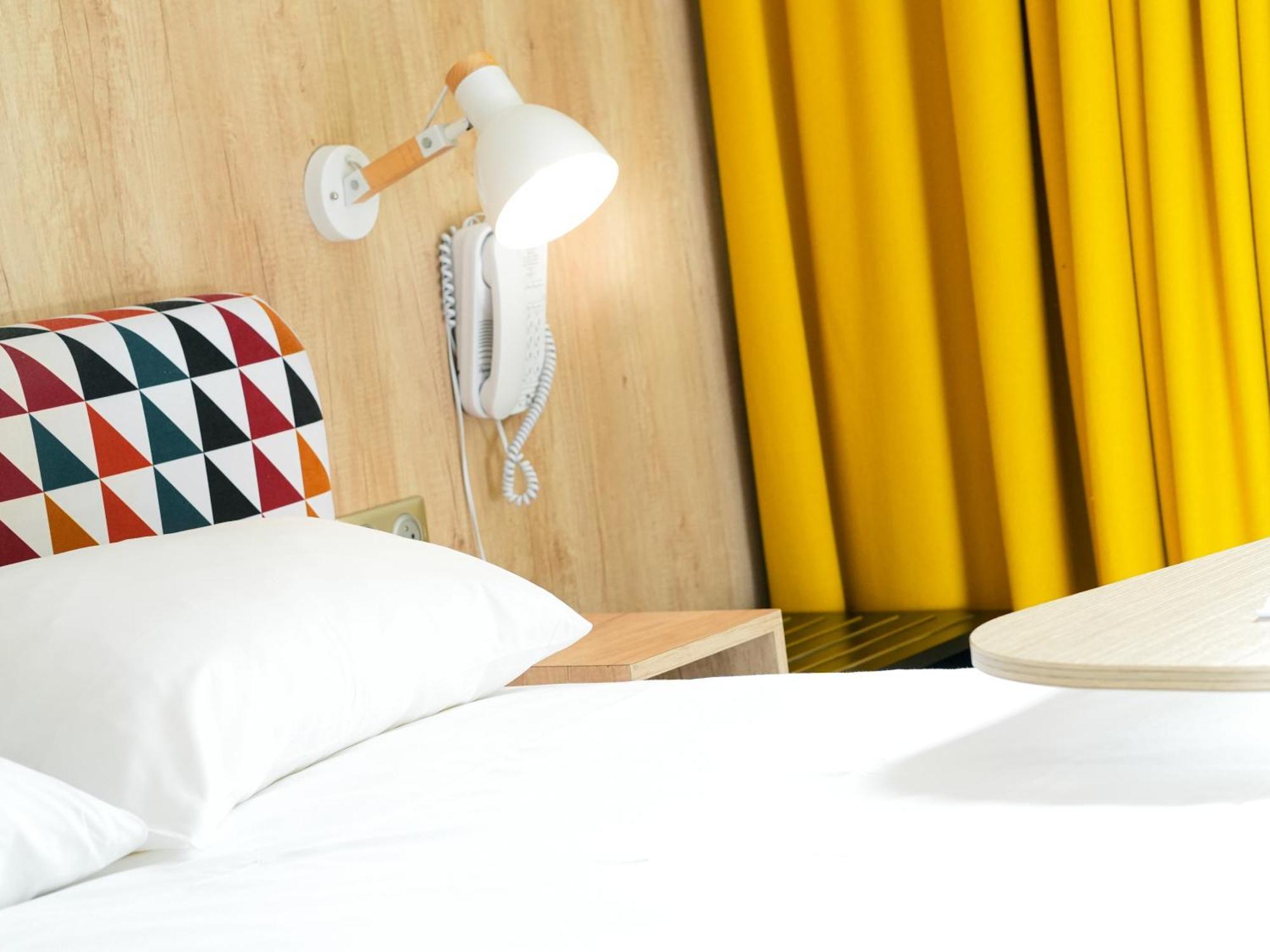 Ibis Styles Caen Centre Historique Hotel Екстериор снимка